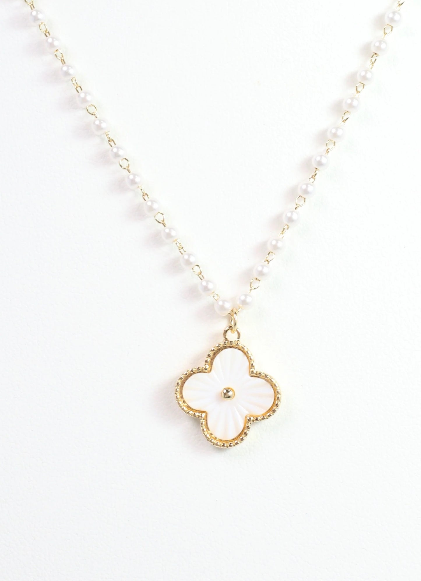 Pedro Pearl Clover Necklace Mother of Pearl